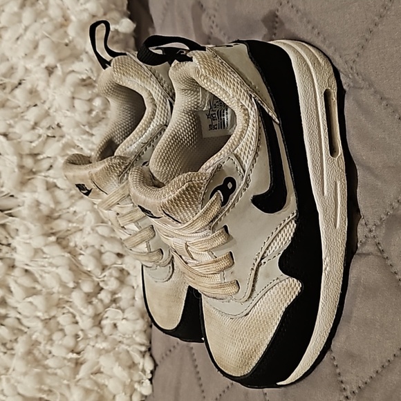 Nike Air Max Sneakers - Picture 13 of 15